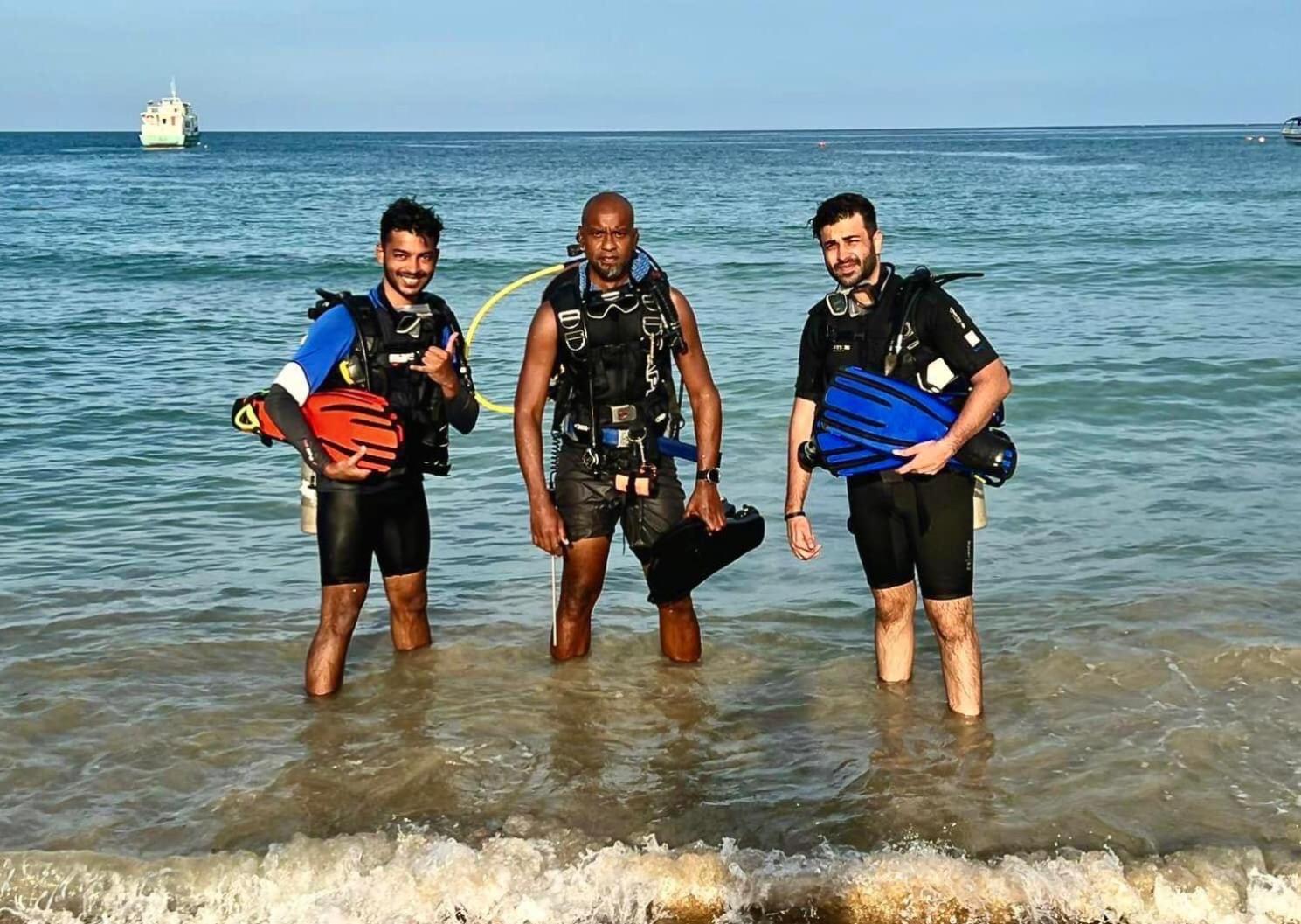 Tiongman Scubadive & Lodge Kampong Juara ภายนอก รูปภาพ