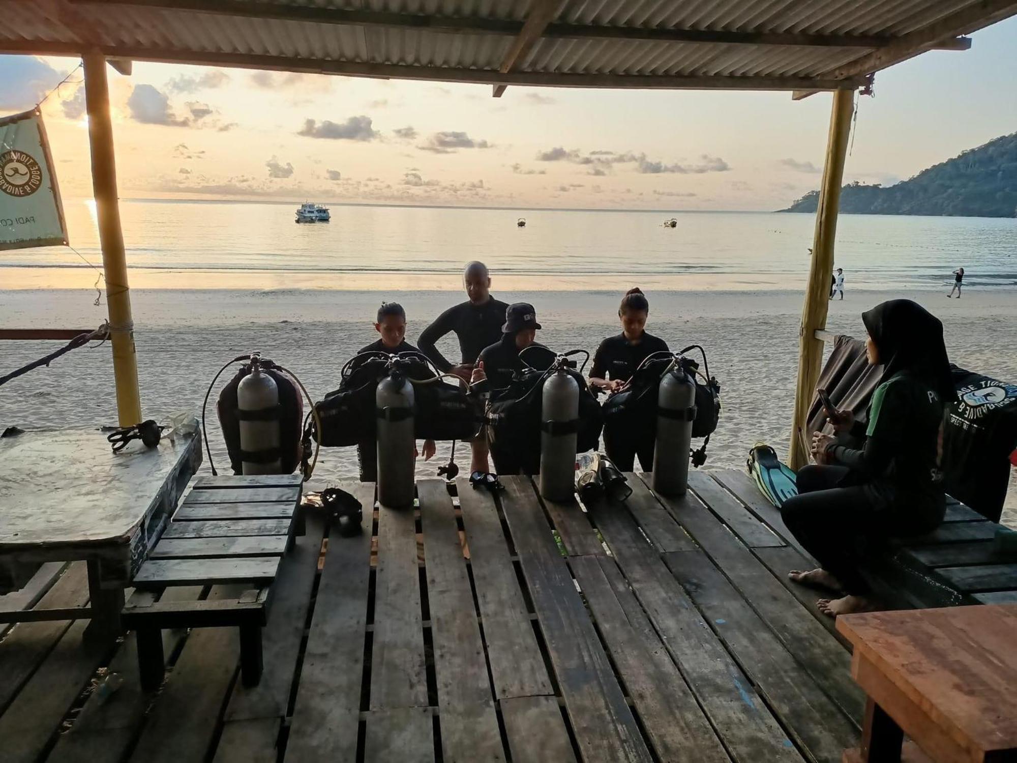 Tiongman Scubadive & Lodge Kampong Juara ภายนอก รูปภาพ